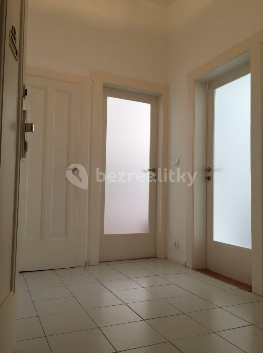 1 bedroom with open-plan kitchen flat to rent, 50 m², náměstí Dr. Václava Holého, Prague, Prague