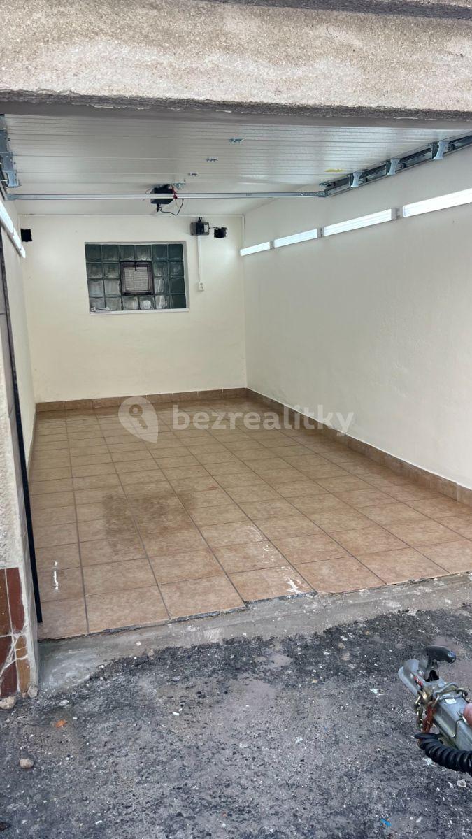 garage to rent, 18 m², Haškova, Říčany, Středočeský Region