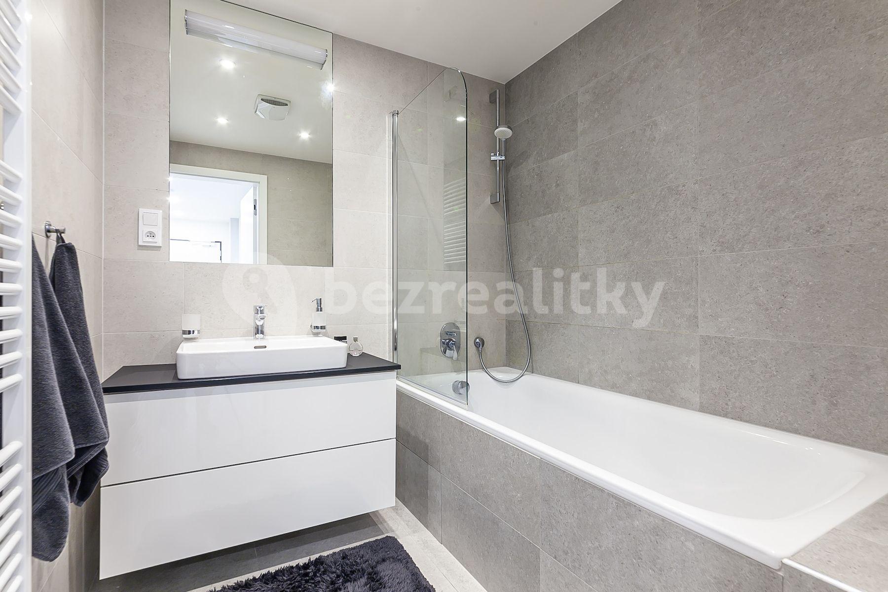 2 bedroom with open-plan kitchen flat for sale, 67 m², Musílkova, Prague, Prague