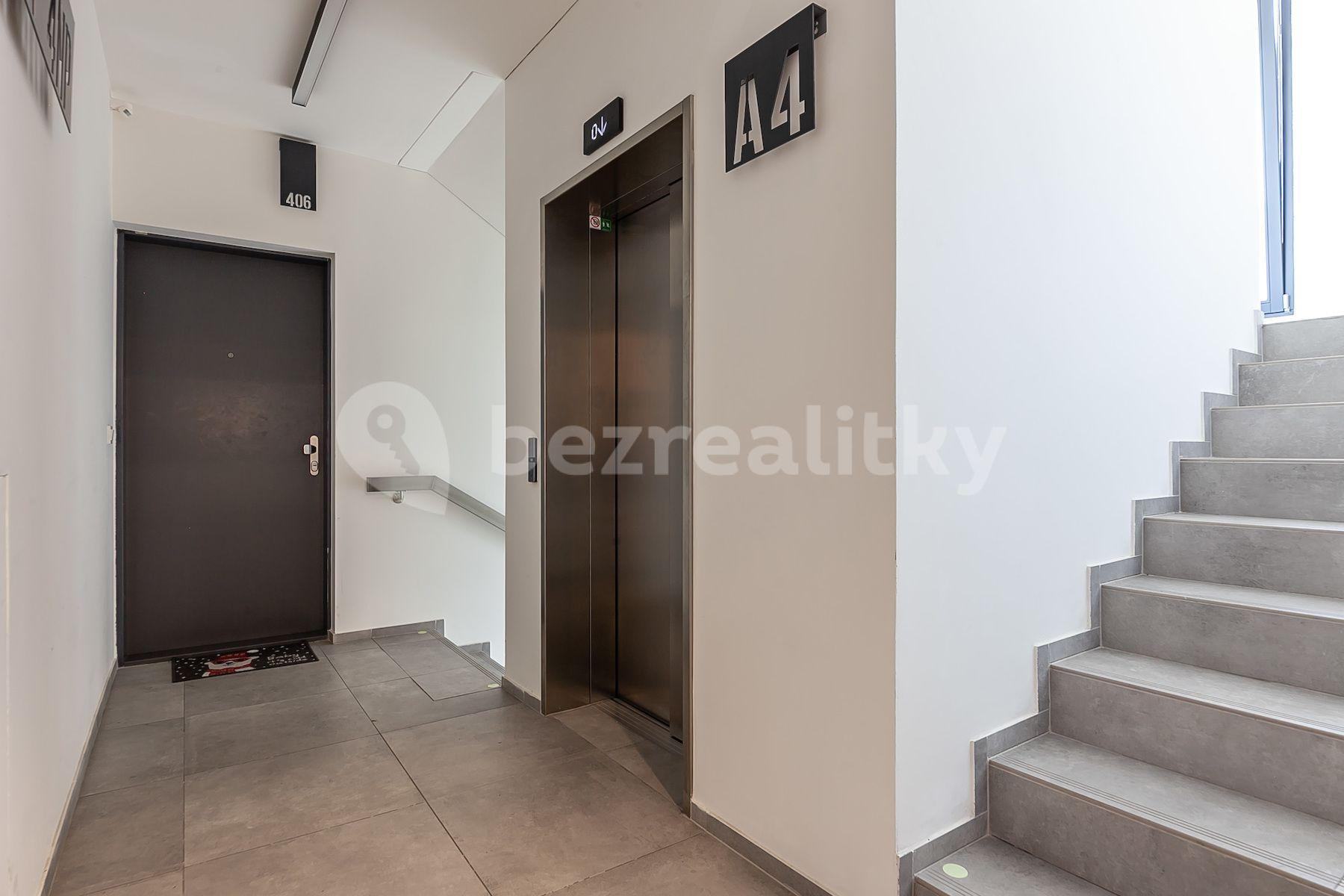 2 bedroom with open-plan kitchen flat for sale, 67 m², Musílkova, Prague, Prague