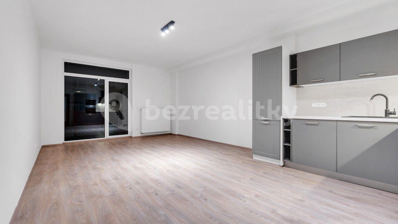 1 bedroom with open-plan kitchen flat for sale, 70 m², Nepilova, Beroun, Středočeský Region