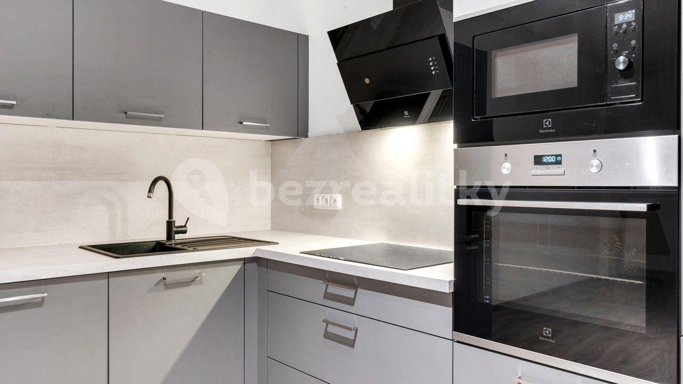 1 bedroom with open-plan kitchen flat for sale, 70 m², Nepilova, Beroun, Středočeský Region