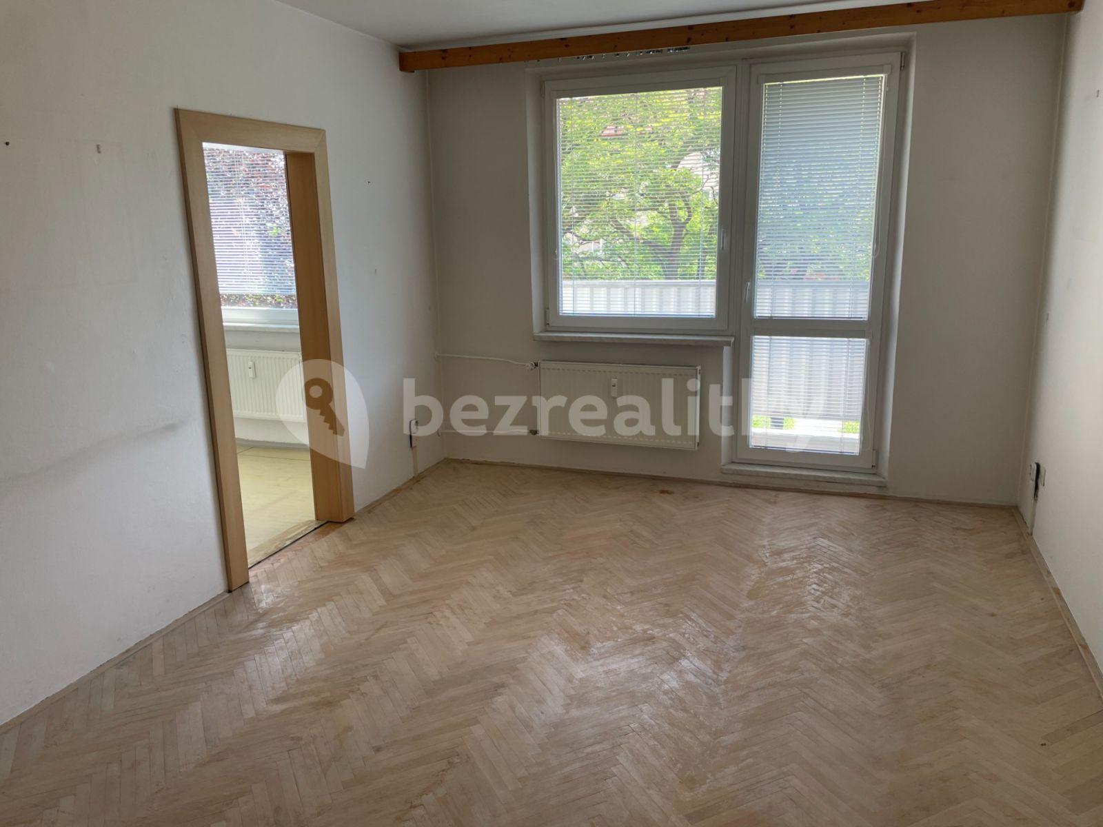 3 bedroom flat for sale, 72 m², Višňovce, Hulín, Zlínský Region