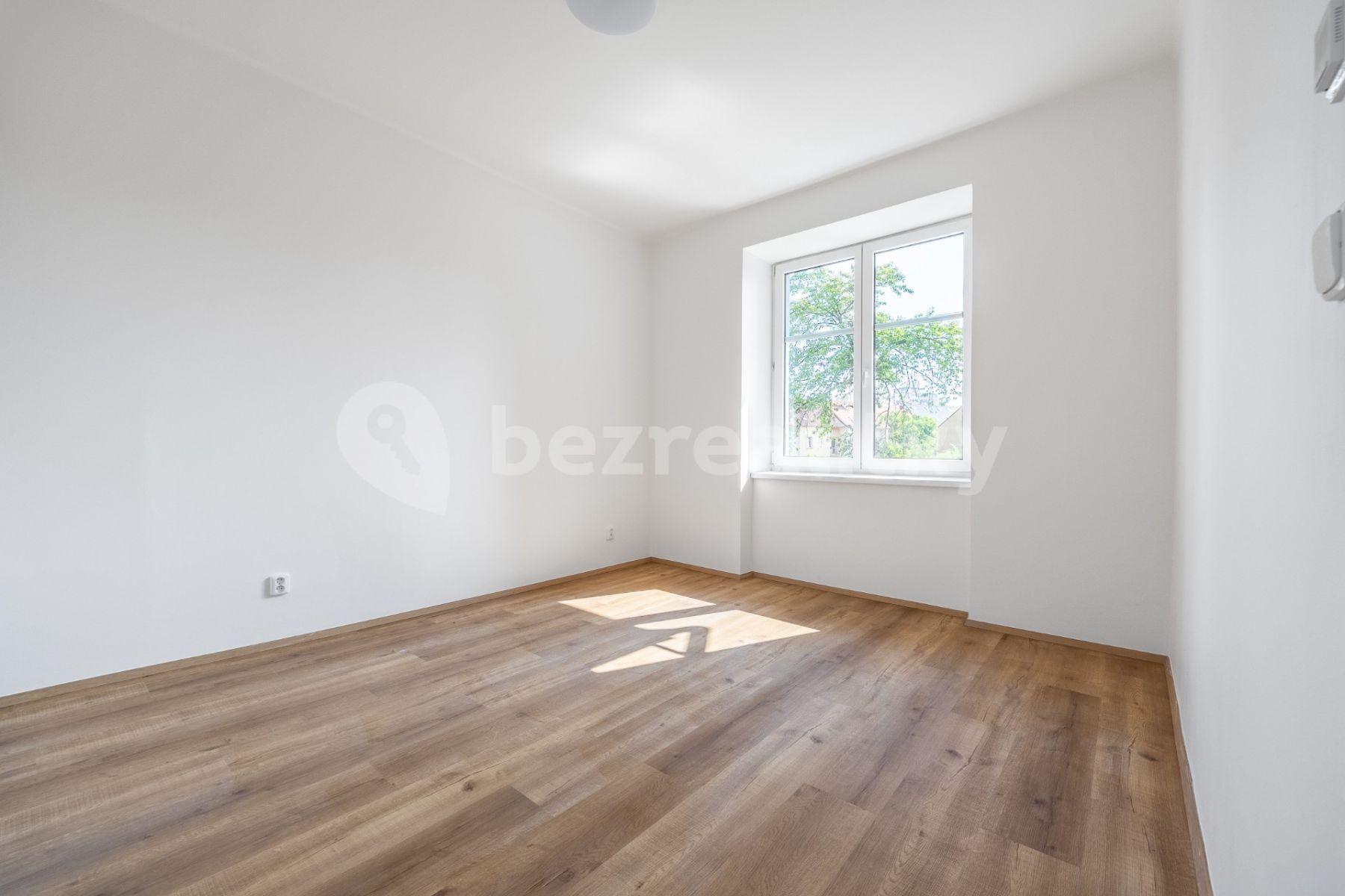 2 bedroom with open-plan kitchen flat for sale, 68 m², Stehlíkova, Slaný, Středočeský Region