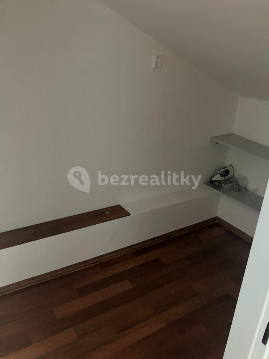 2 bedroom flat to rent, 50 m², nám. Draha, Hřebeč, Středočeský Region