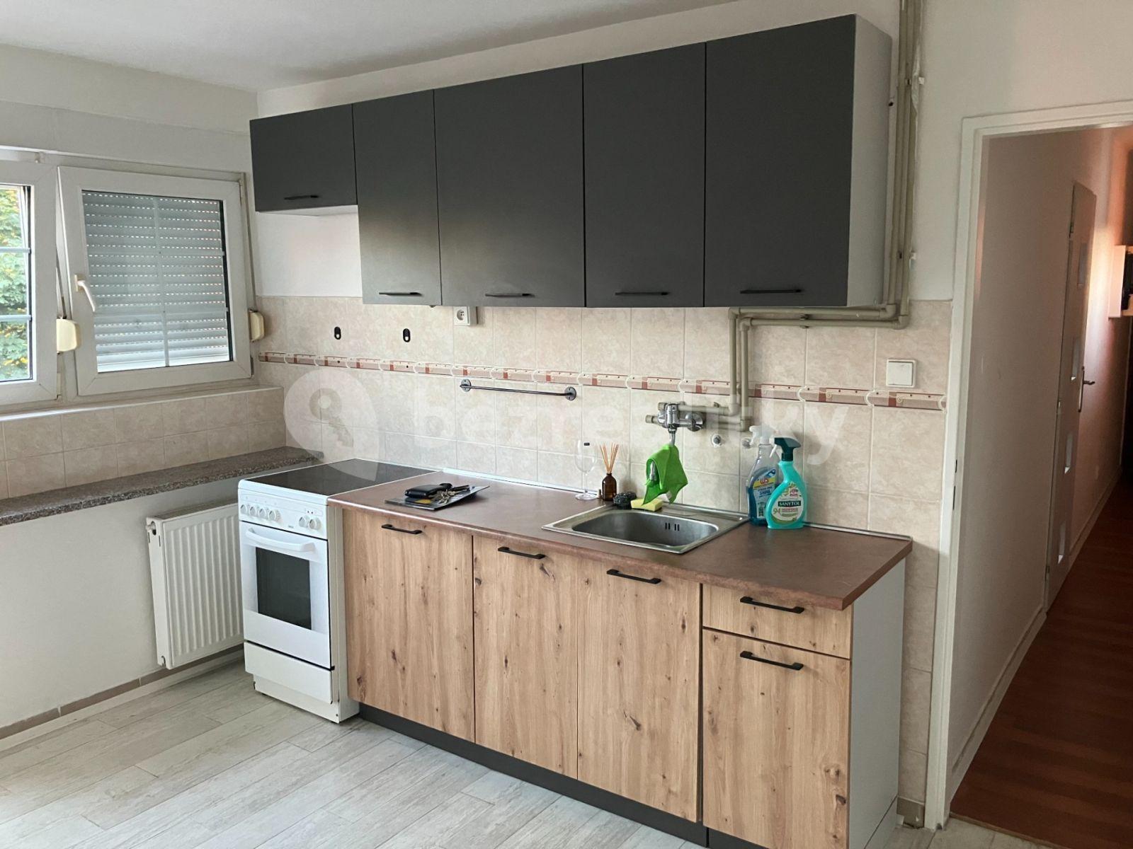 2 bedroom flat to rent, 50 m², nám. Draha, Hřebeč, Středočeský Region