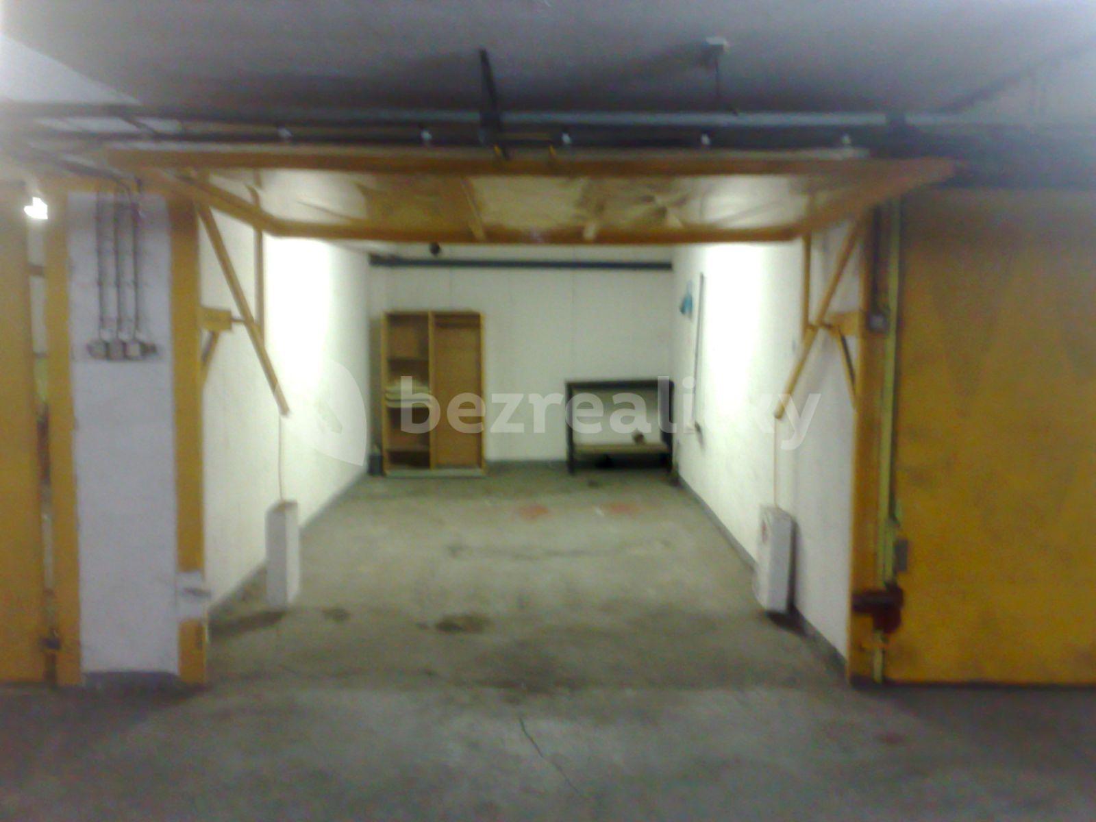 garage to rent, 20 m², Makovského, Prague, Prague