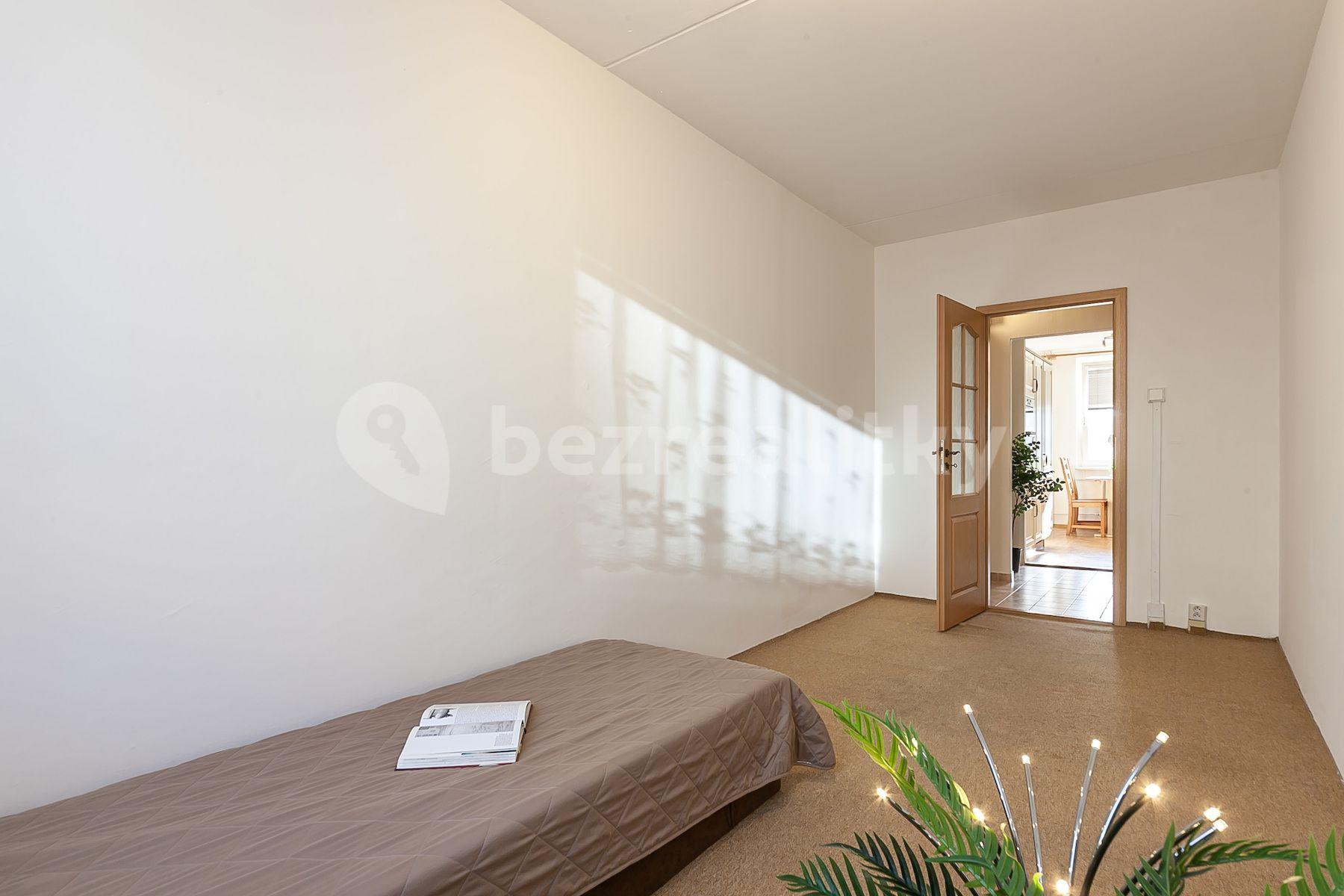 3 bedroom flat for sale, 73 m², Benkova, Prague, Prague