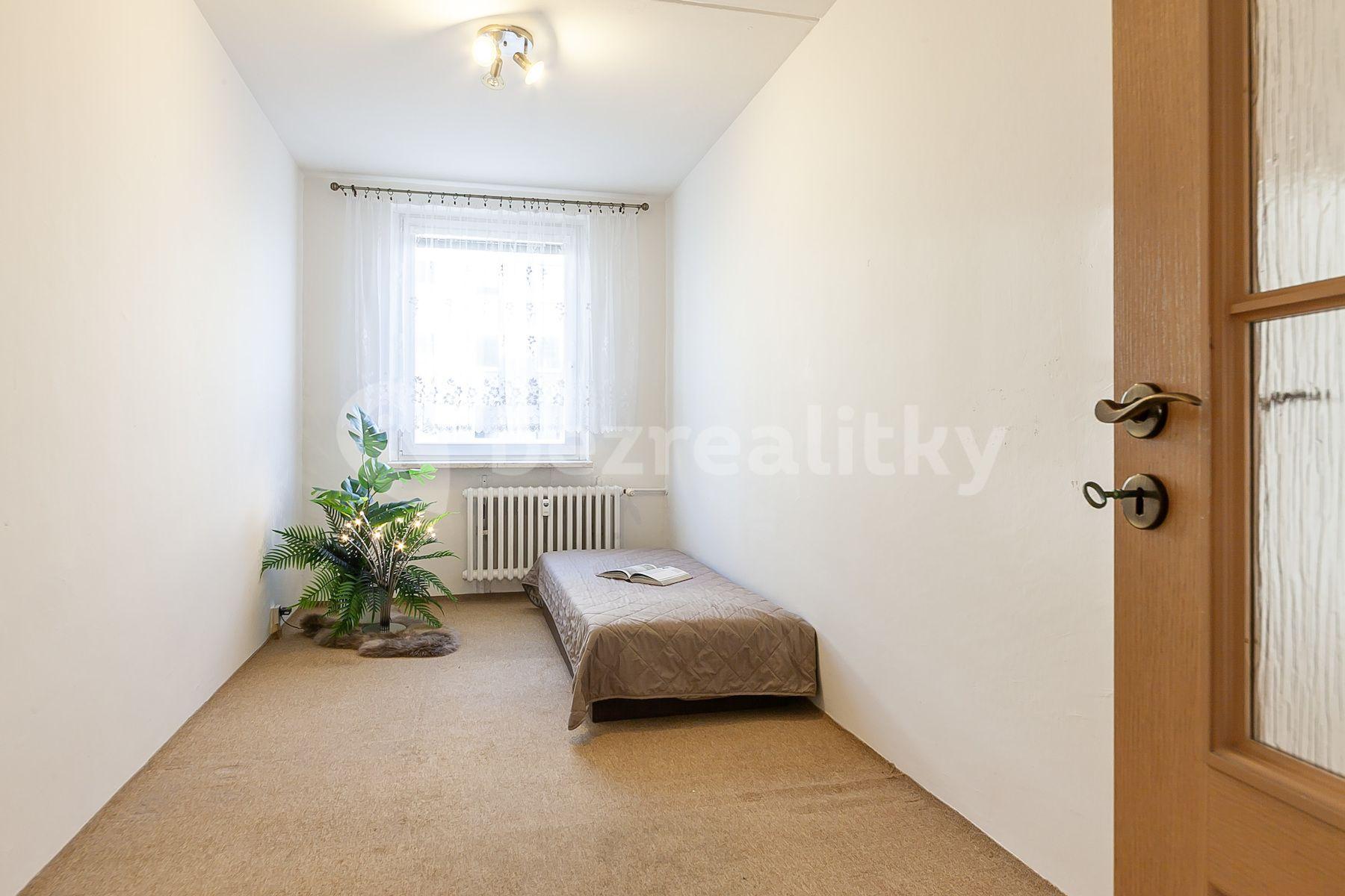 3 bedroom flat for sale, 73 m², Benkova, Prague, Prague