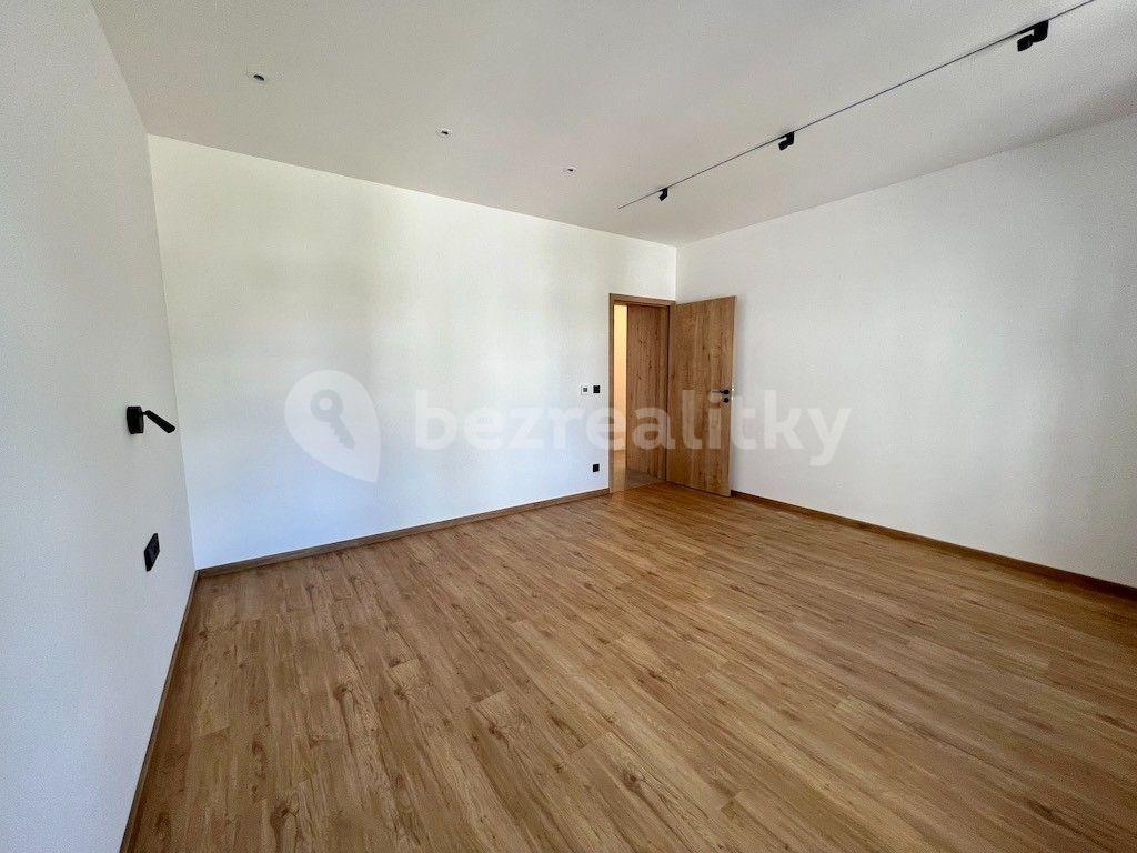 3 bedroom with open-plan kitchen flat to rent, 100 m², Jubilejní, Ostrava, Moravskoslezský Region