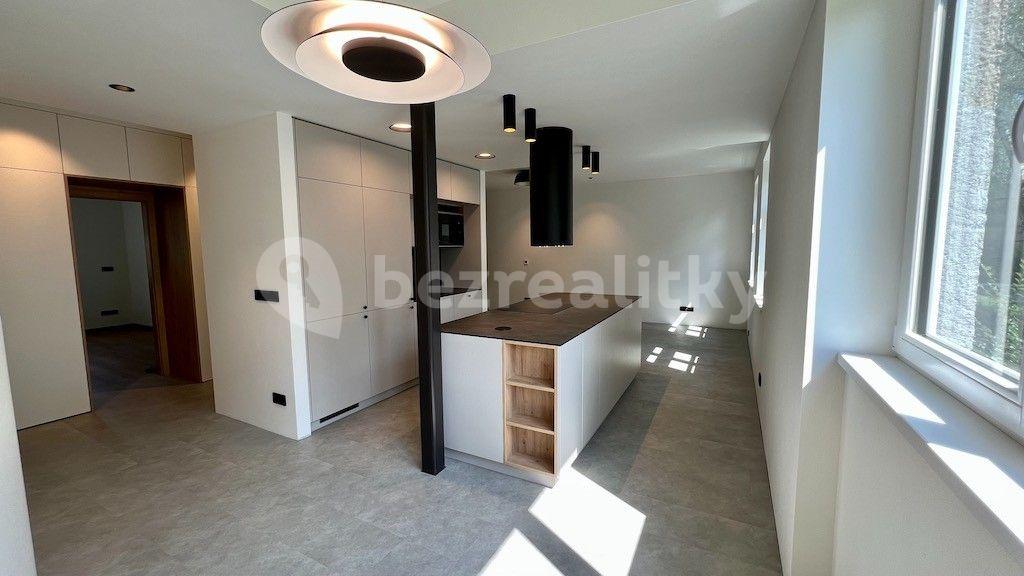 3 bedroom with open-plan kitchen flat to rent, 100 m², Jubilejní, Ostrava, Moravskoslezský Region