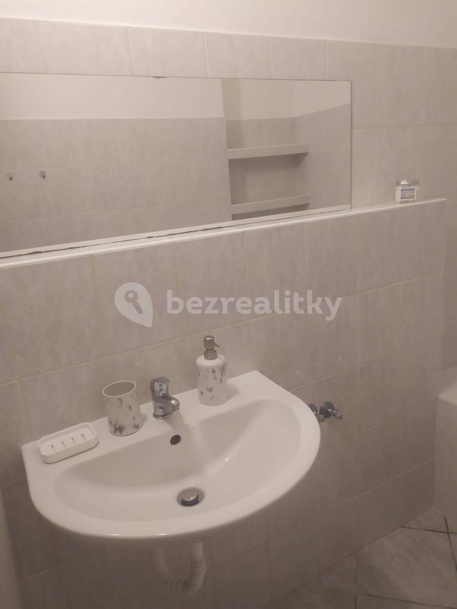 2 bedroom flat to rent, 60 m², Milovice, Středočeský Region