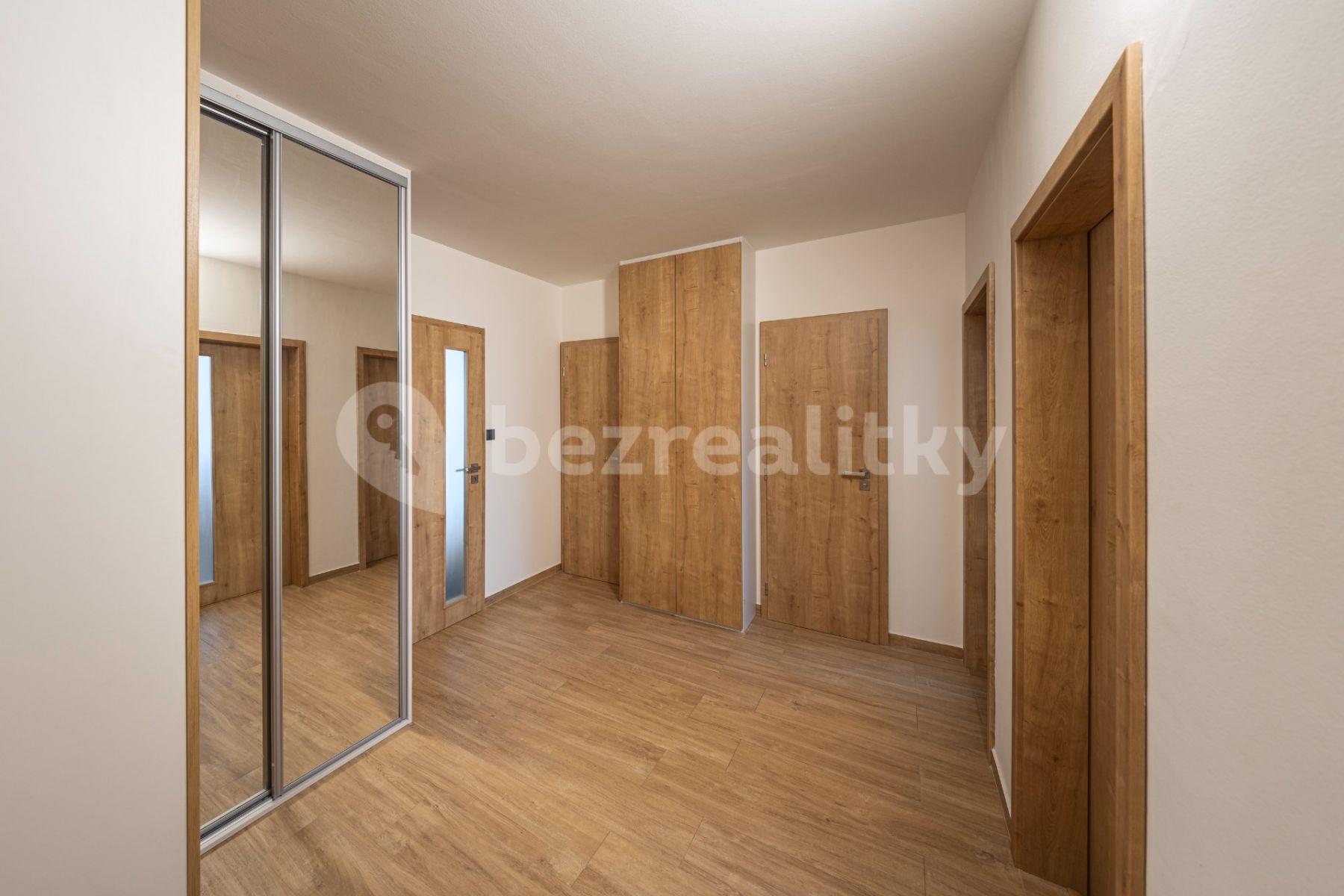 2 bedroom with open-plan kitchen flat for sale, 67 m², Petržílkova, Prague, Prague