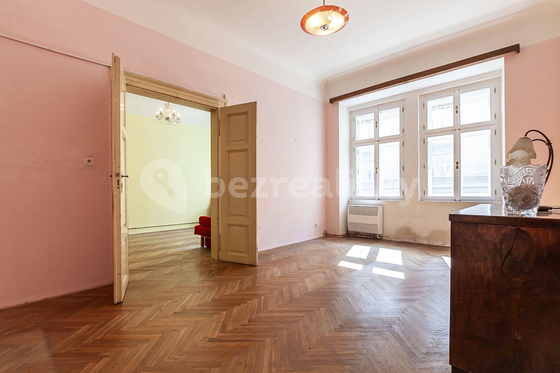 2 bedroom flat for sale, 61 m², Křižíkova, Prague, Prague