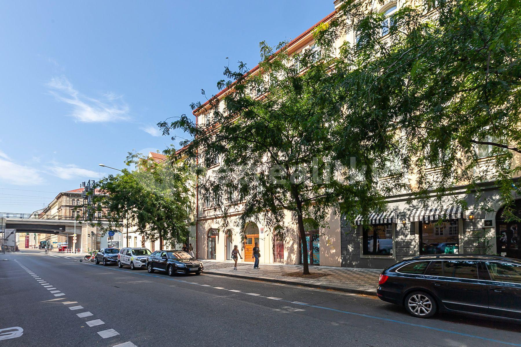 2 bedroom flat for sale, 61 m², Křižíkova, Prague, Prague