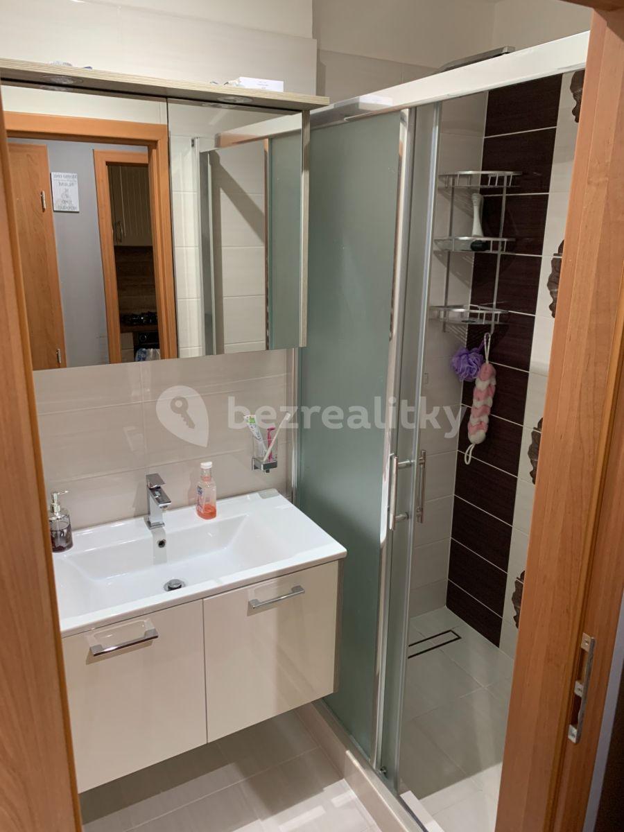 4 bedroom flat to rent, 96 m², Točitá, Prague, Prague