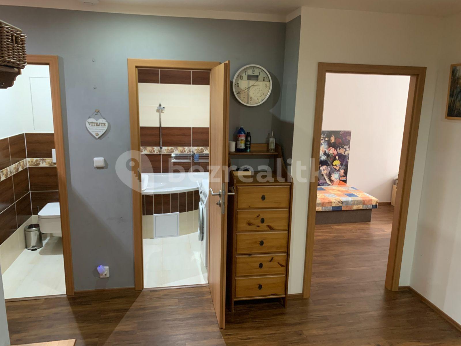 4 bedroom flat to rent, 96 m², Točitá, Prague, Prague