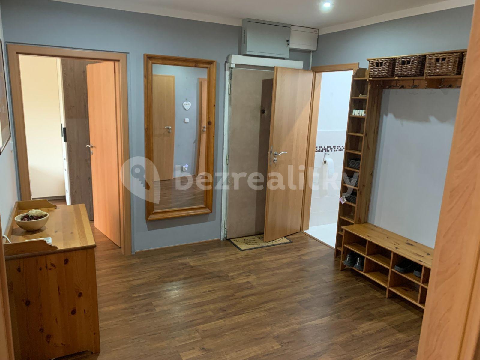 4 bedroom flat to rent, 96 m², Točitá, Prague, Prague