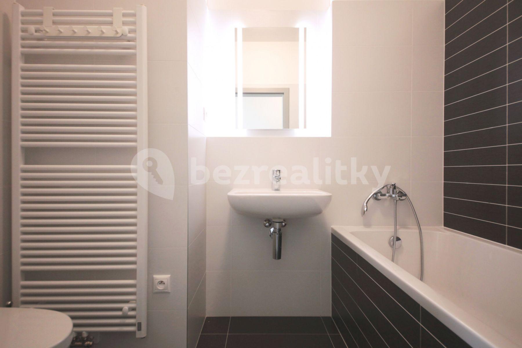 Studio flat to rent, 39 m², Pod Stolovou Horou, Prague, Prague