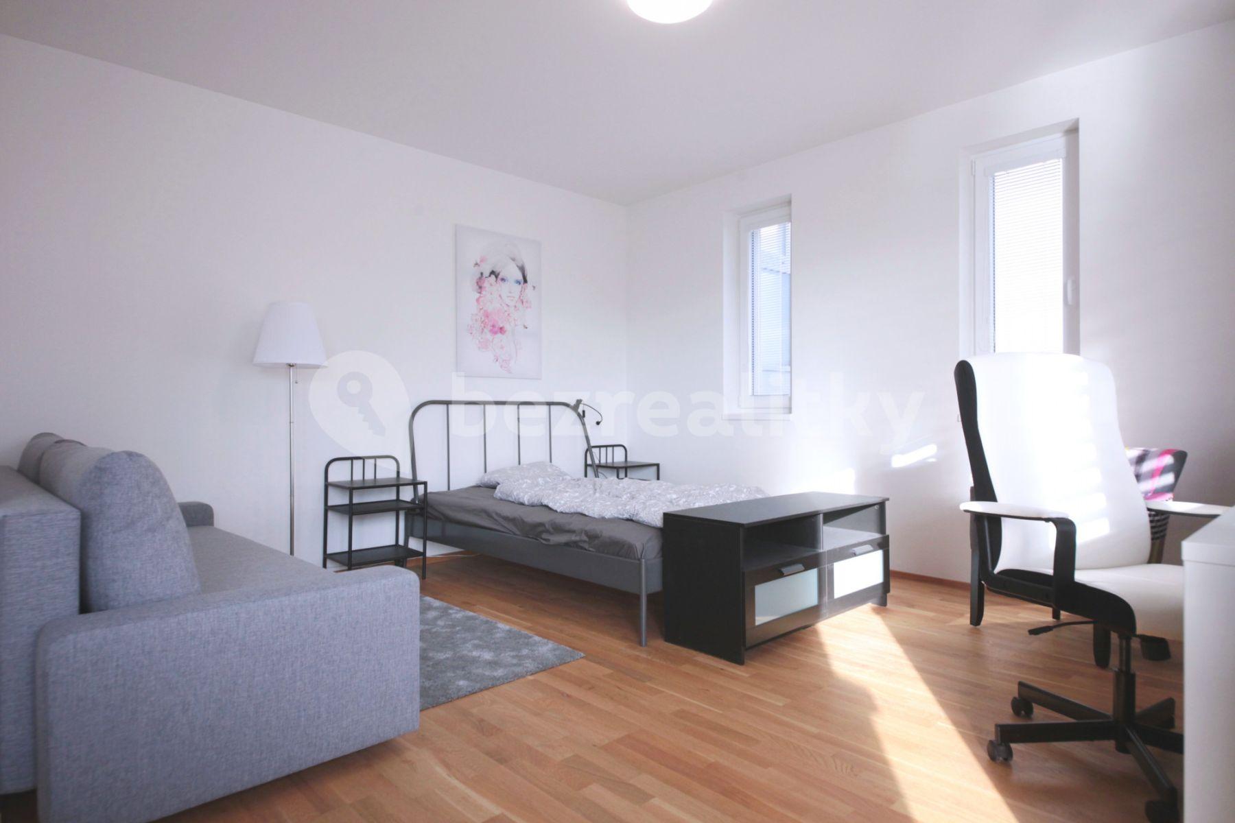 Studio flat to rent, 39 m², Pod Stolovou Horou, Prague, Prague