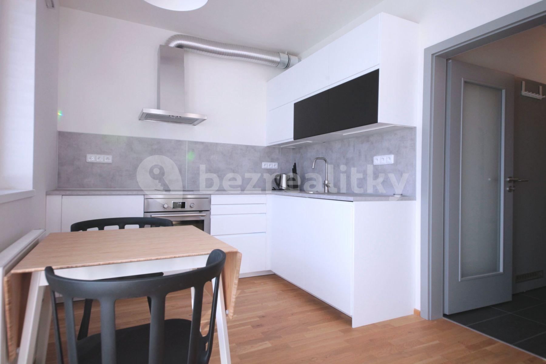 Studio flat to rent, 39 m², Pod Stolovou Horou, Prague, Prague