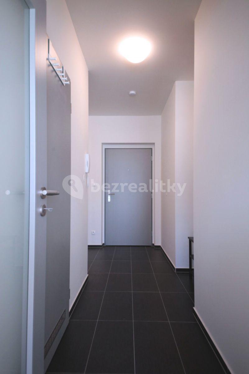 Studio flat to rent, 39 m², Pod Stolovou Horou, Prague, Prague