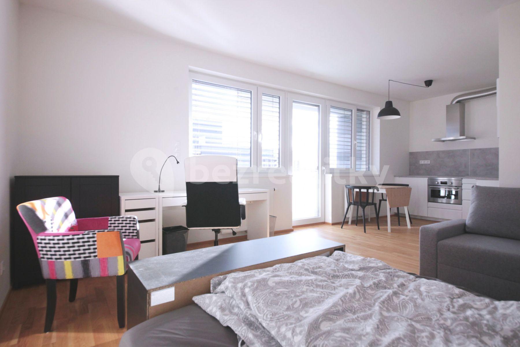 Studio flat to rent, 39 m², Pod Stolovou Horou, Prague, Prague