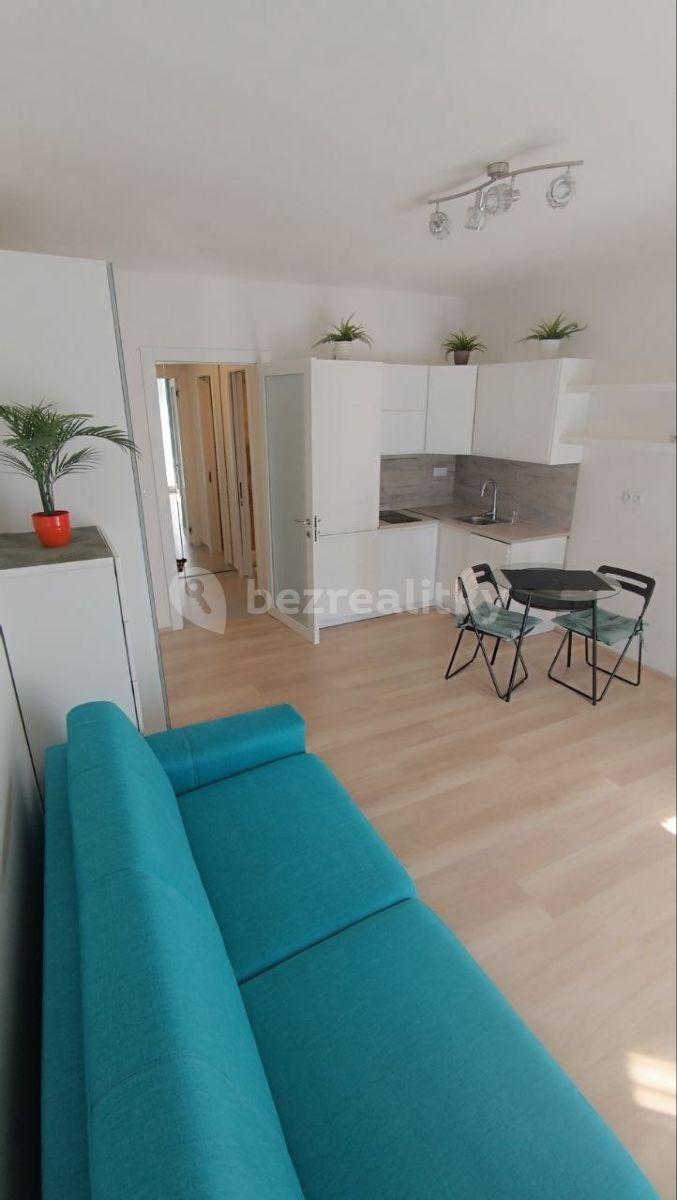 Studio flat to rent, 30 m², Strančická, Prague, Prague