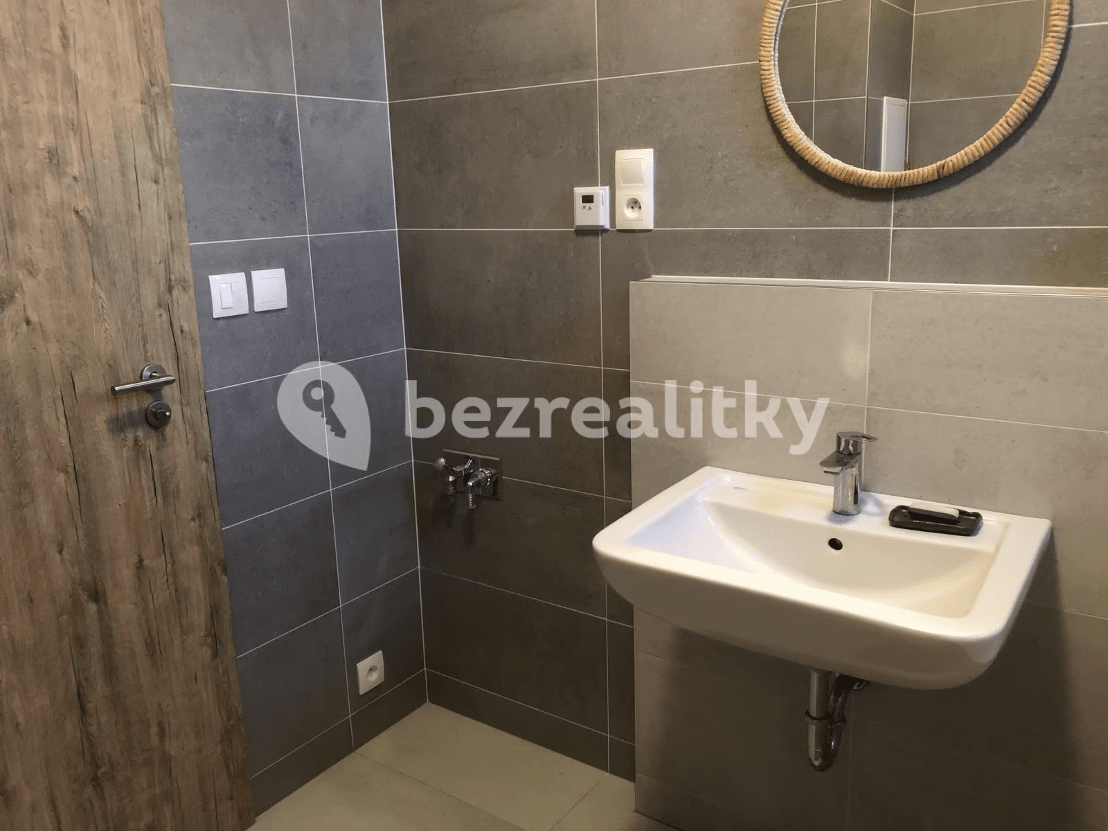 Studio flat for sale, 37 m², Šífařská, Prague, Prague