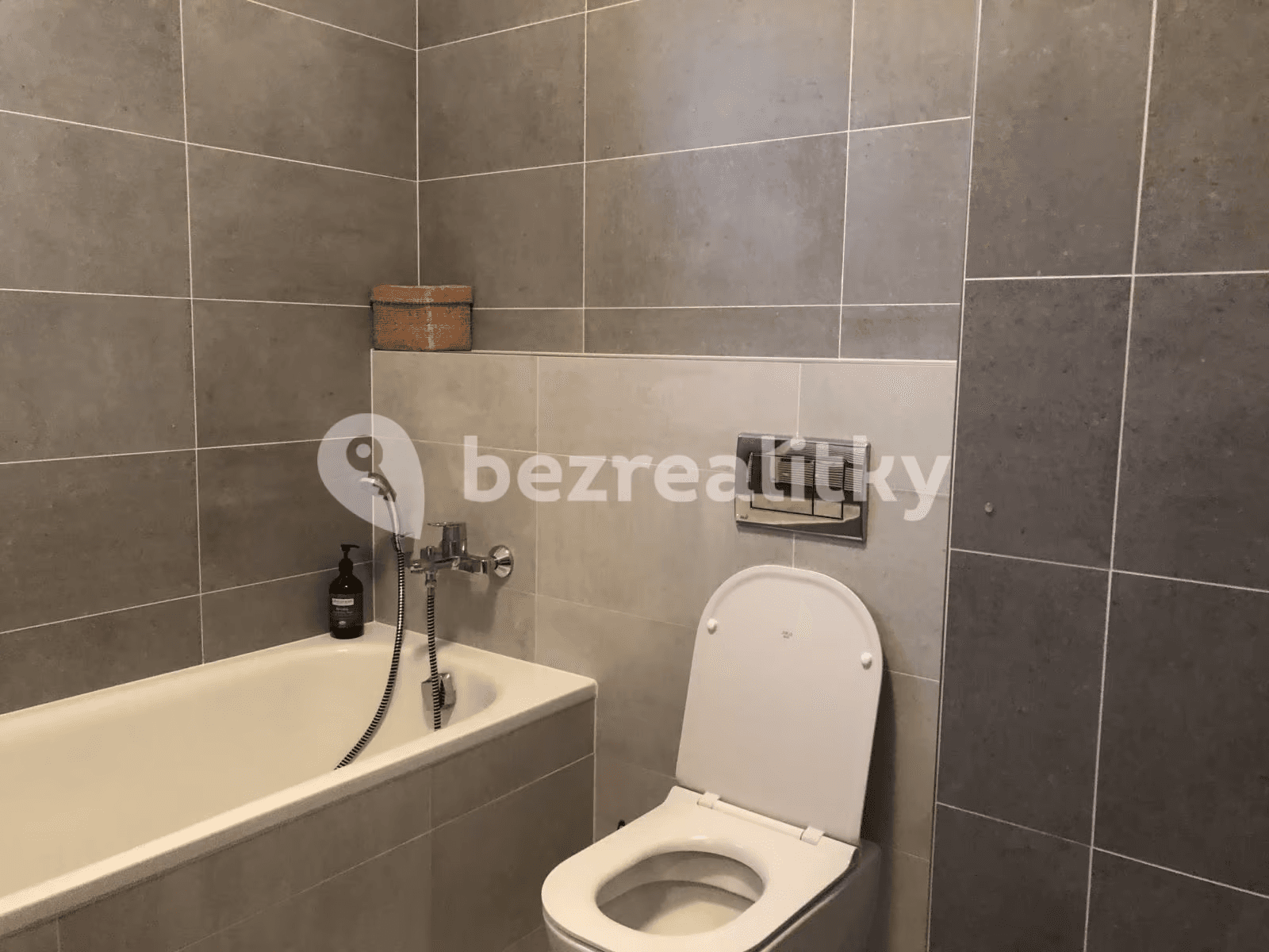 Studio flat for sale, 37 m², Šífařská, Prague, Prague