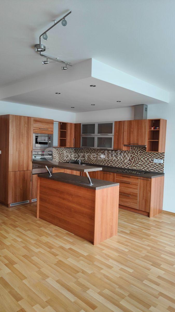 3 bedroom with open-plan kitchen flat for sale, 95 m², V Zahradách, Beroun, Středočeský Region