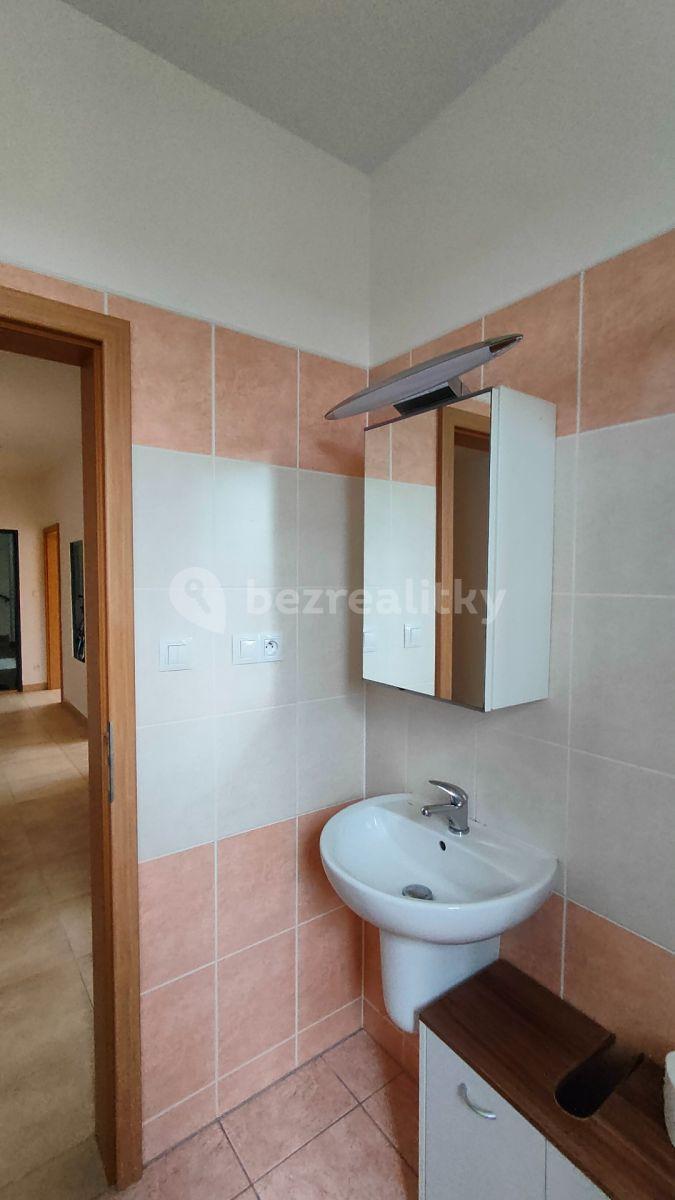 3 bedroom with open-plan kitchen flat for sale, 95 m², V Zahradách, Beroun, Středočeský Region