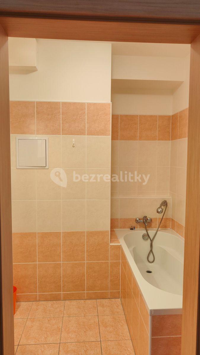 3 bedroom with open-plan kitchen flat for sale, 95 m², V Zahradách, Beroun, Středočeský Region