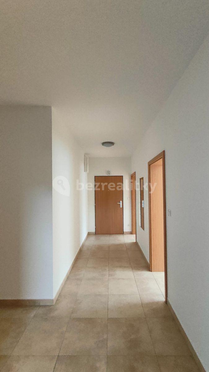 3 bedroom with open-plan kitchen flat for sale, 95 m², V Zahradách, Beroun, Středočeský Region