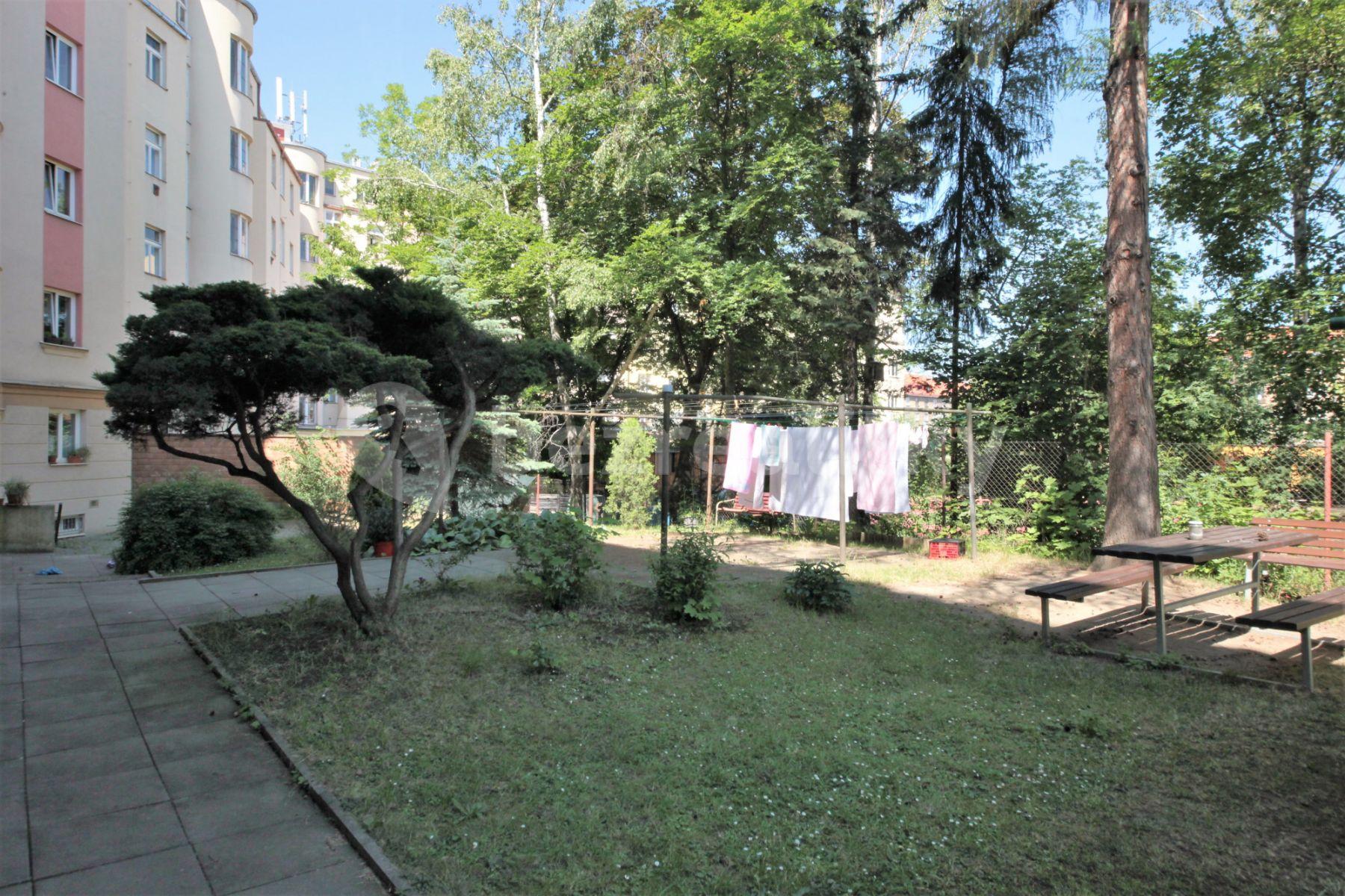 1 bedroom with open-plan kitchen flat to rent, 43 m², Malešická, Prague, Prague