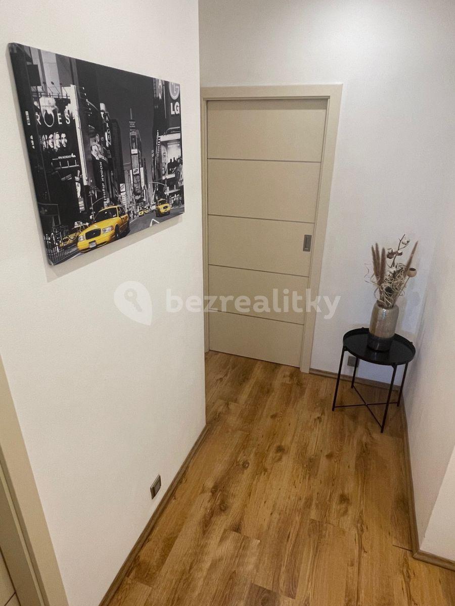 2 bedroom with open-plan kitchen flat for sale, 58 m², Kubánské náměstí, Prague, Prague