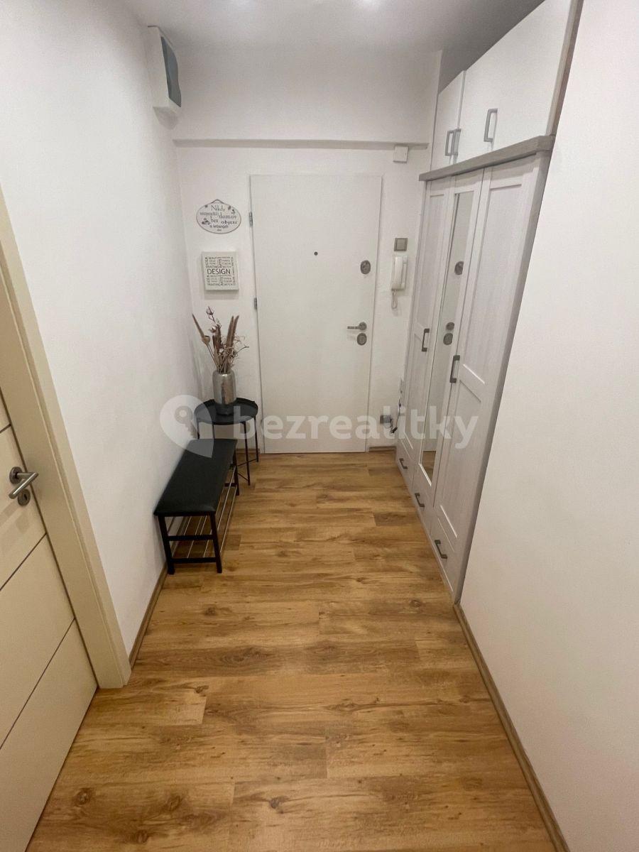 2 bedroom with open-plan kitchen flat for sale, 58 m², Kubánské náměstí, Prague, Prague