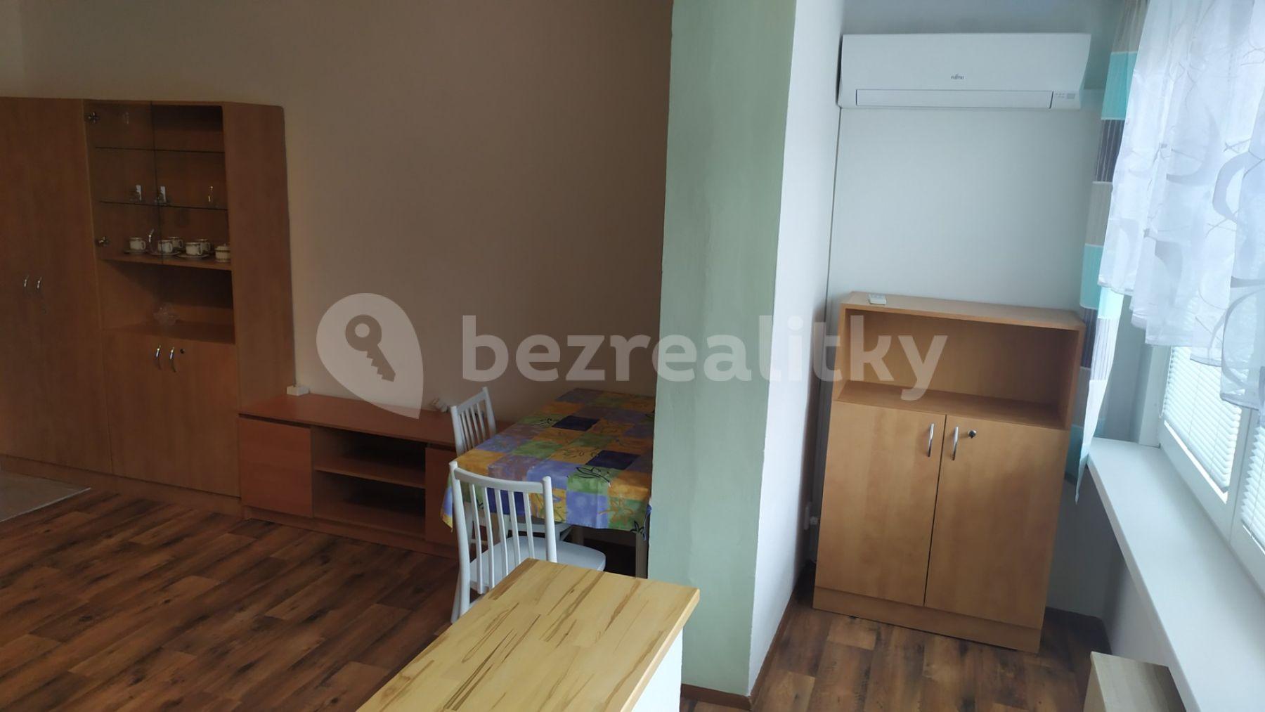 Studio flat to rent, 32 m², Netušilova, Prostějov, Olomoucký Region