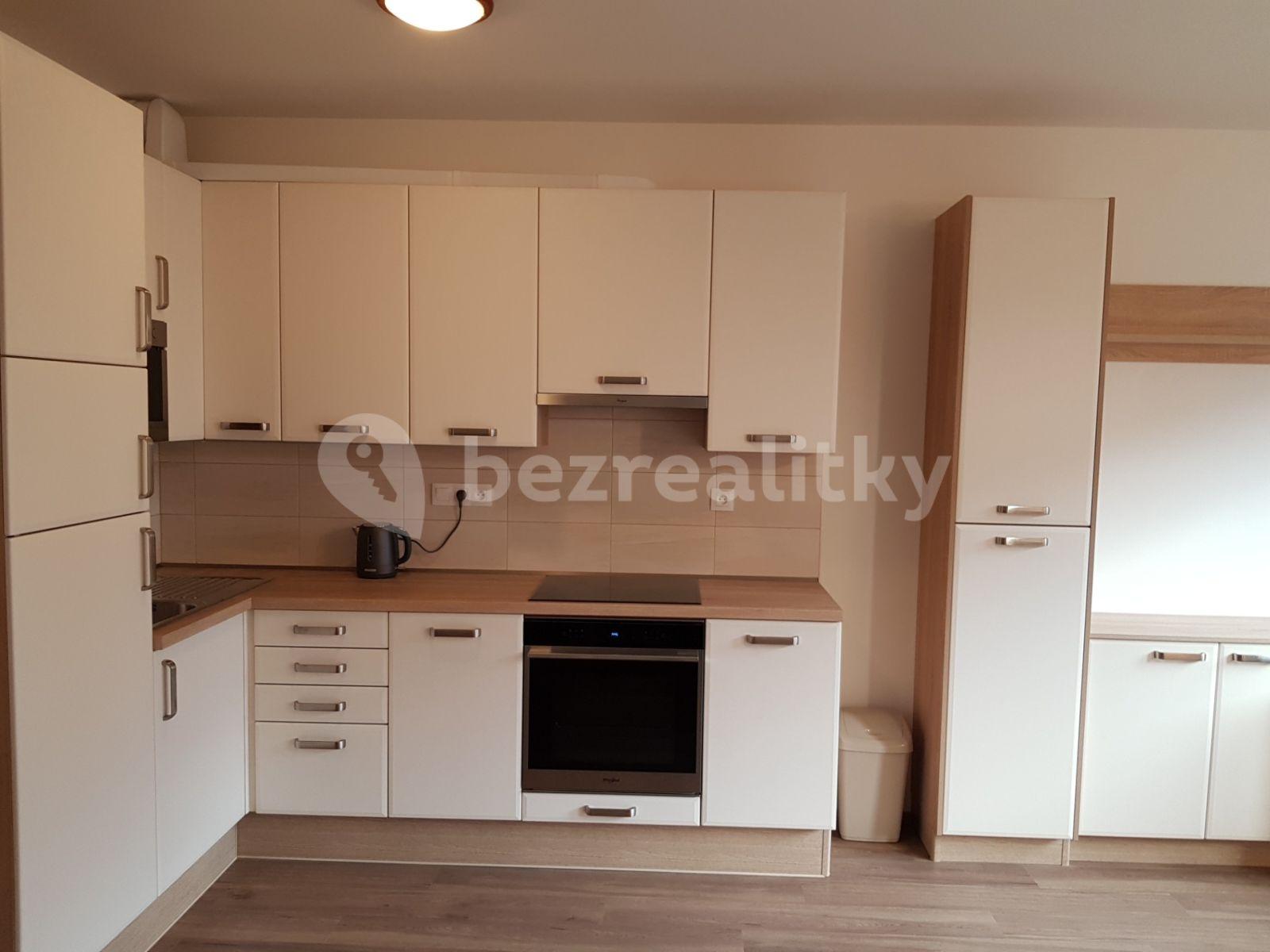 Studio flat to rent, 40 m², Škrábkových, Prague, Prague