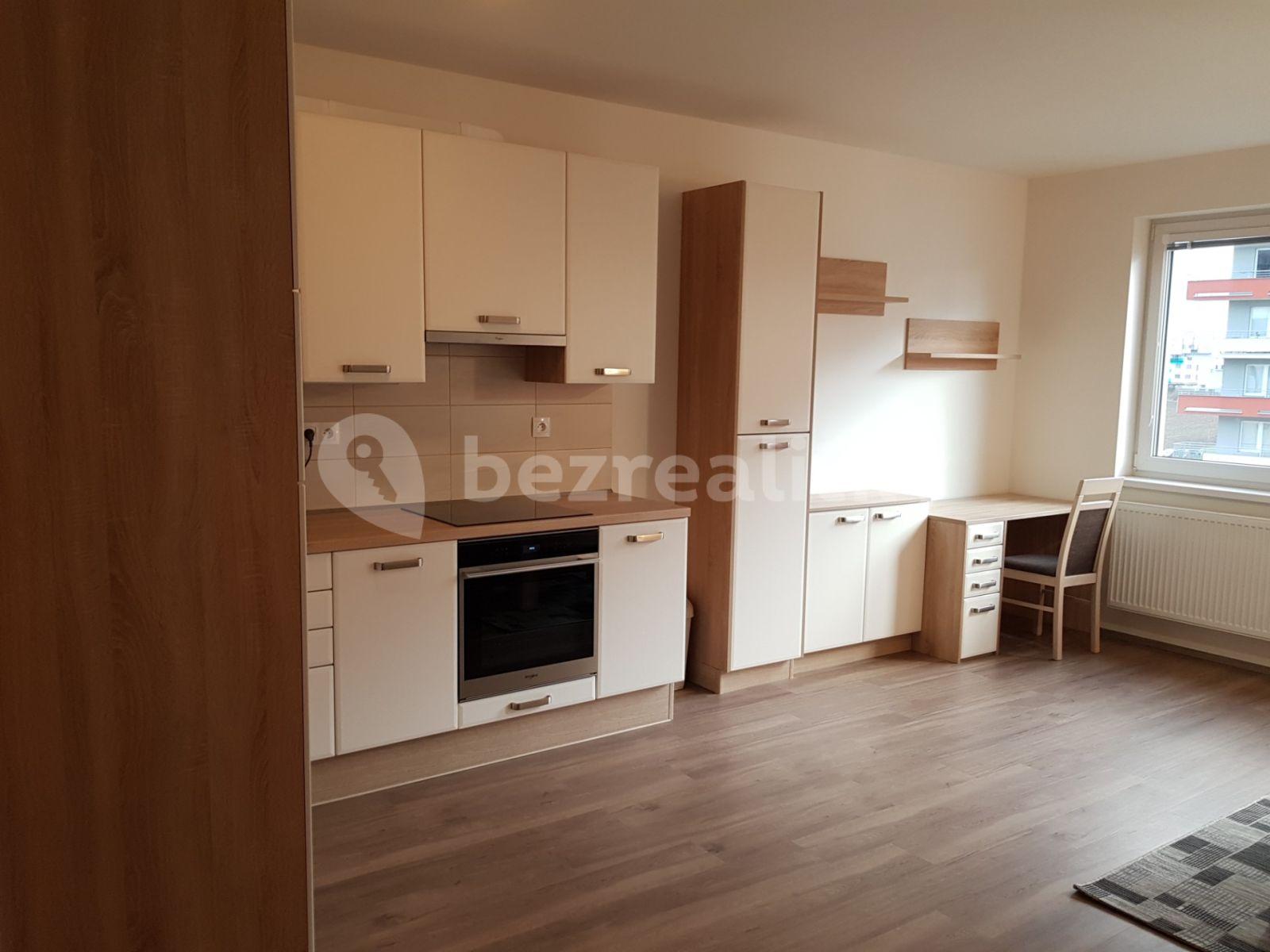 Studio flat to rent, 40 m², Škrábkových, Prague, Prague