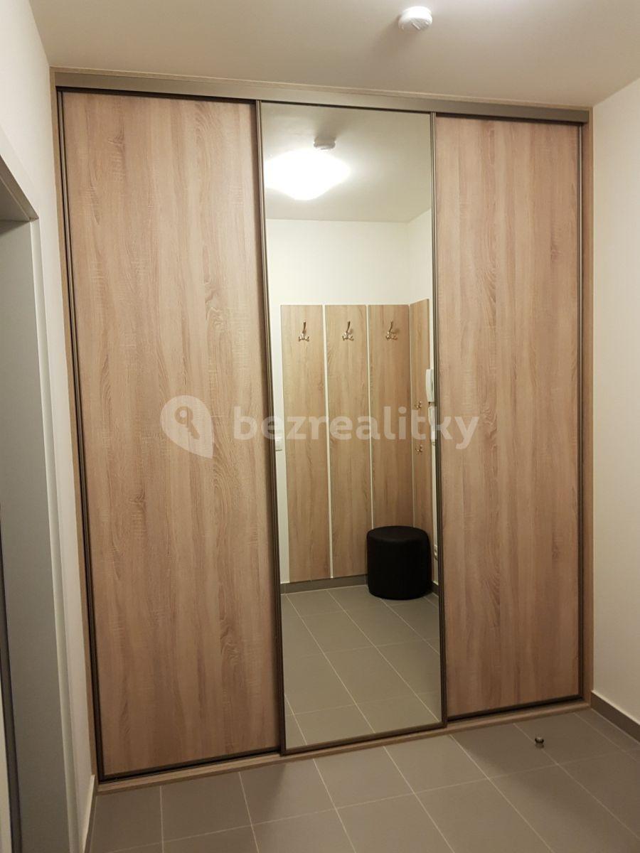 Studio flat to rent, 40 m², Škrábkových, Prague, Prague