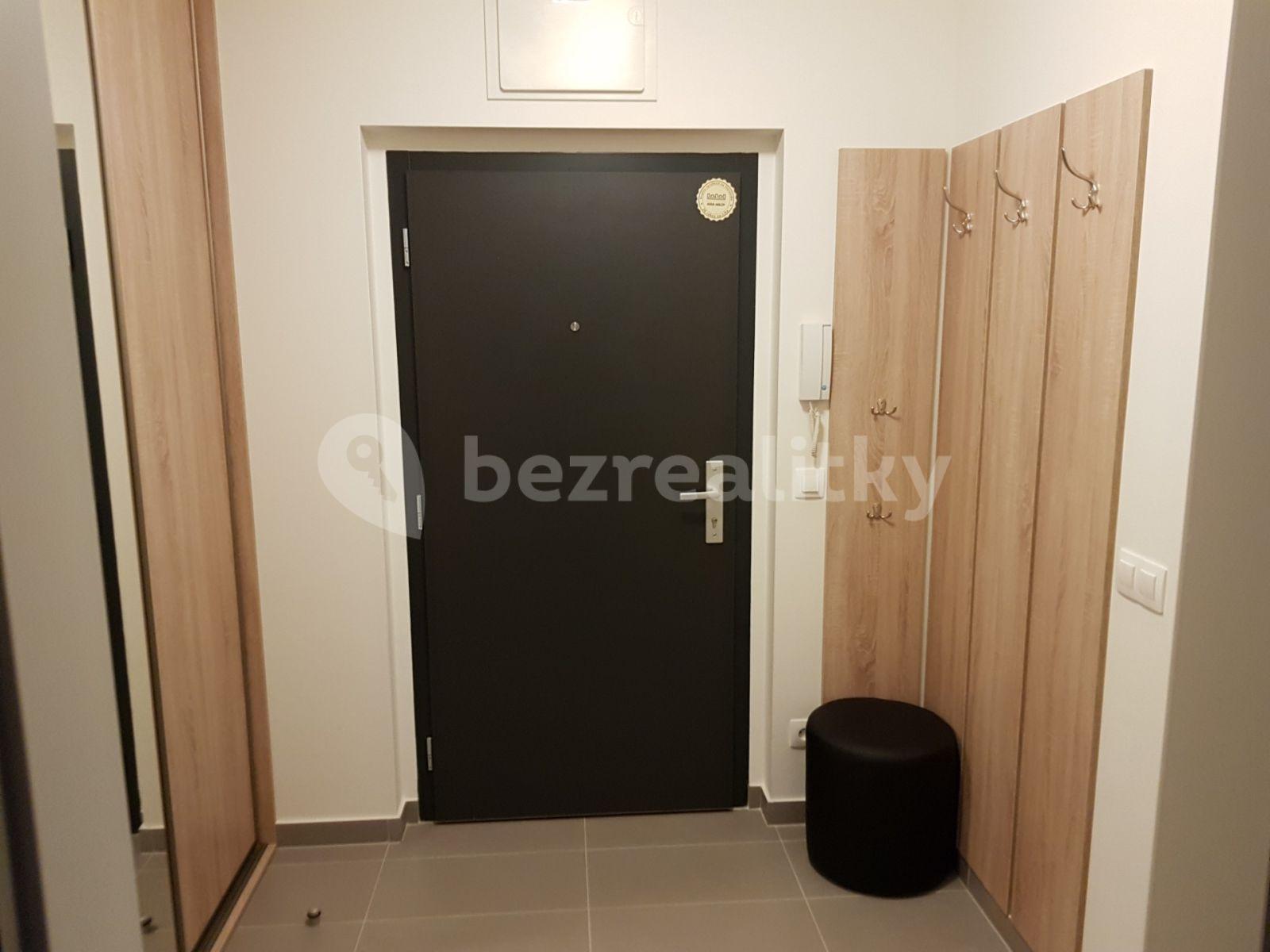 Studio flat to rent, 40 m², Škrábkových, Prague, Prague