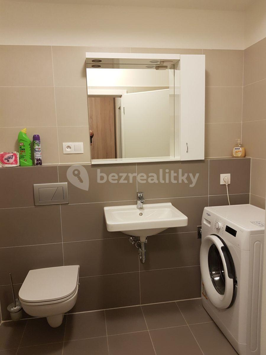 Studio flat to rent, 40 m², Škrábkových, Prague, Prague