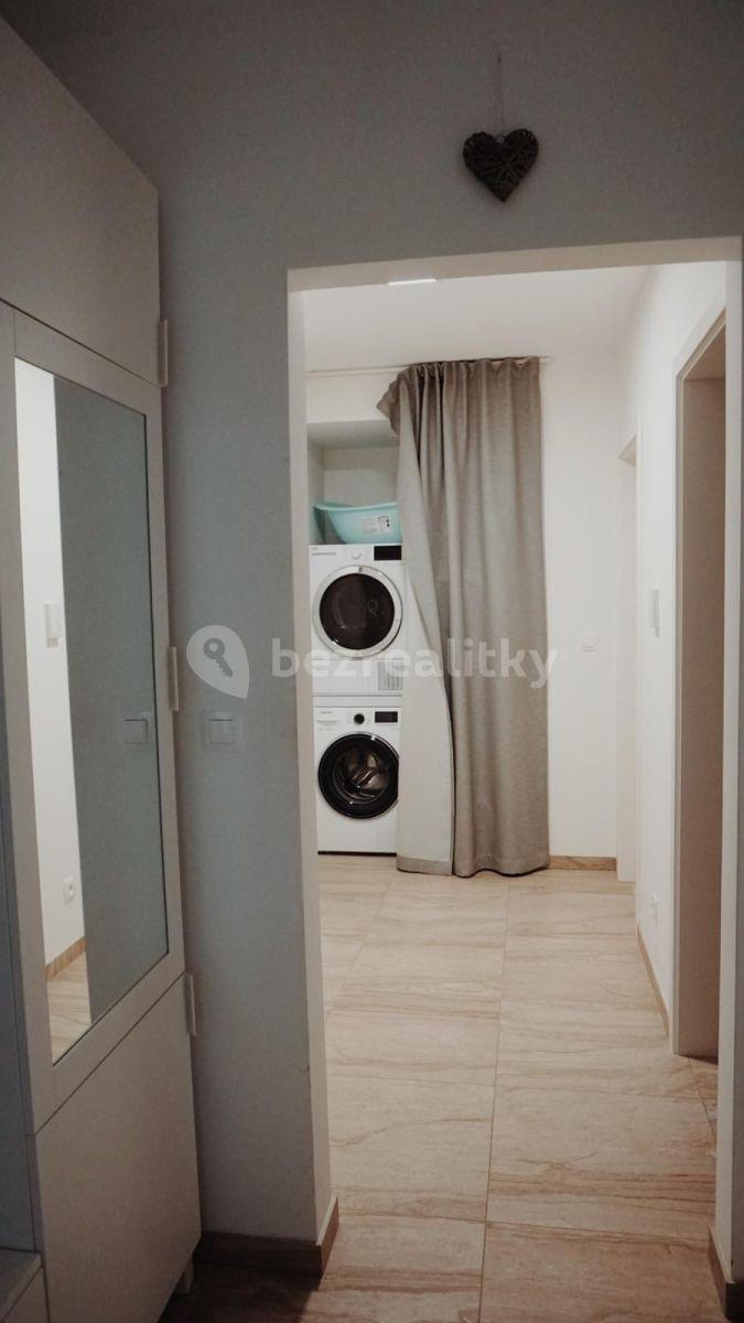 1 bedroom with open-plan kitchen flat for sale, 62 m², Plavínová, Říčany, Středočeský Region