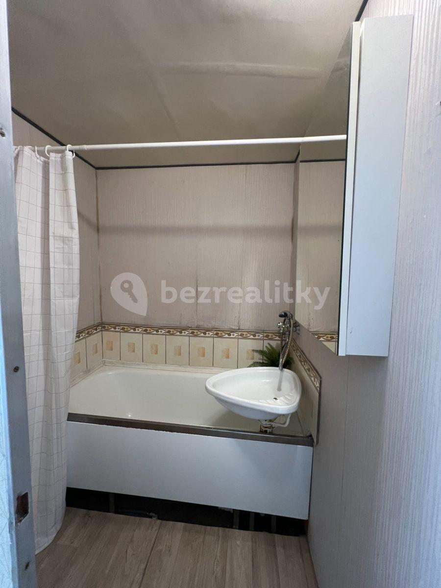 2 bedroom flat to rent, 52 m², Plešivecká, Karlovy Vary, Karlovarský Region