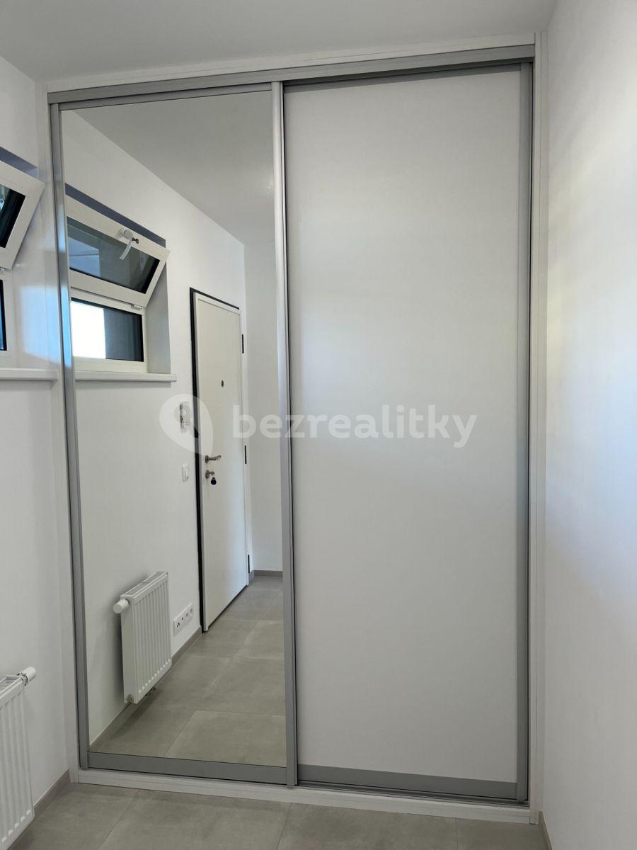 Studio flat to rent, 32 m², Milánská, Prague, Prague