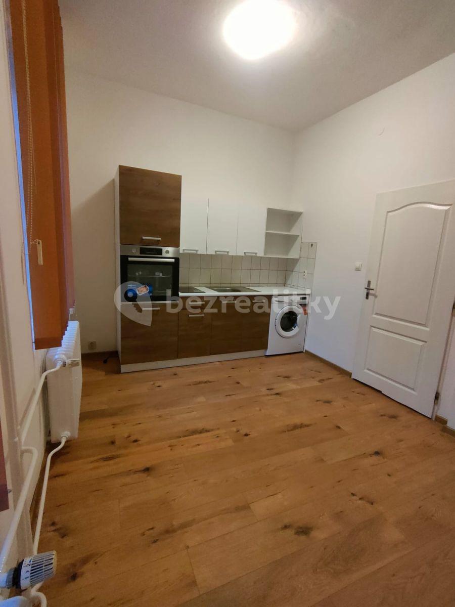 Studio flat to rent, 24 m², Rumunská, Karlovy Vary, Karlovarský Region