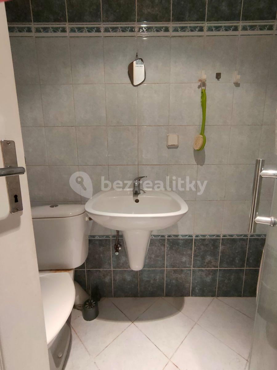 Studio flat to rent, 24 m², Rumunská, Karlovy Vary, Karlovarský Region