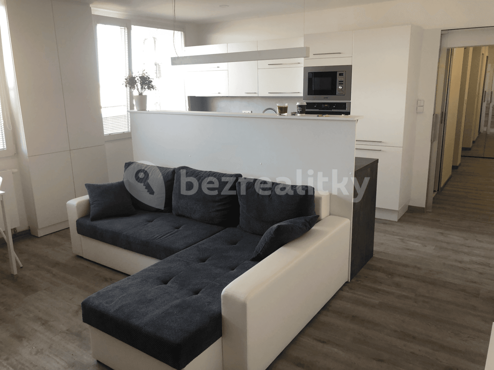 2 bedroom with open-plan kitchen flat for sale, 63 m², Křenická, Prague, Prague