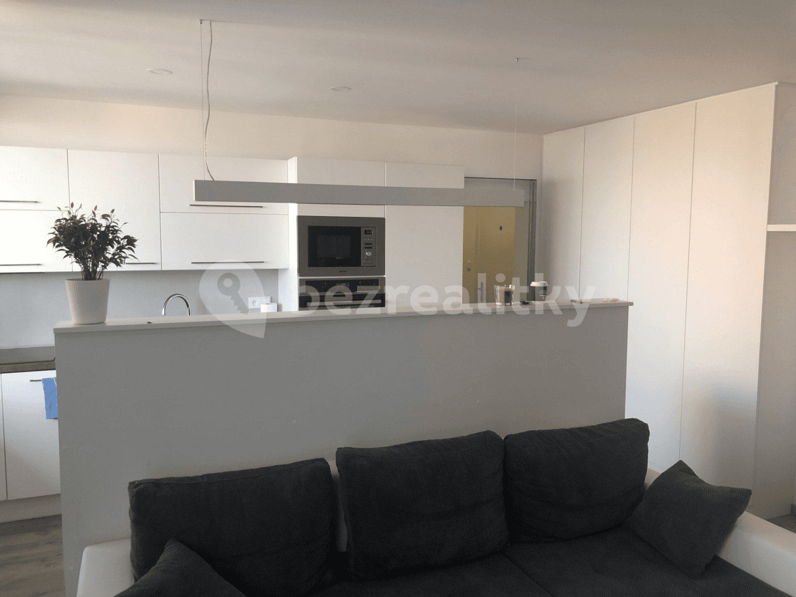 2 bedroom with open-plan kitchen flat for sale, 63 m², Křenická, Prague, Prague